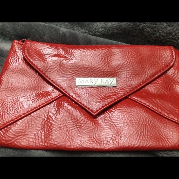 Mary Kay small leather red clutch - Picture 2 of 3